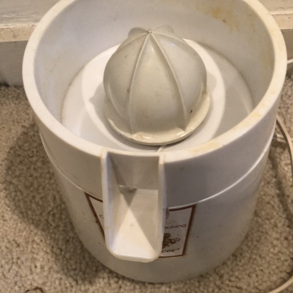 Country Kitchen Cooking -The Juicer -electric citrus juicer - Picture 12 of 12